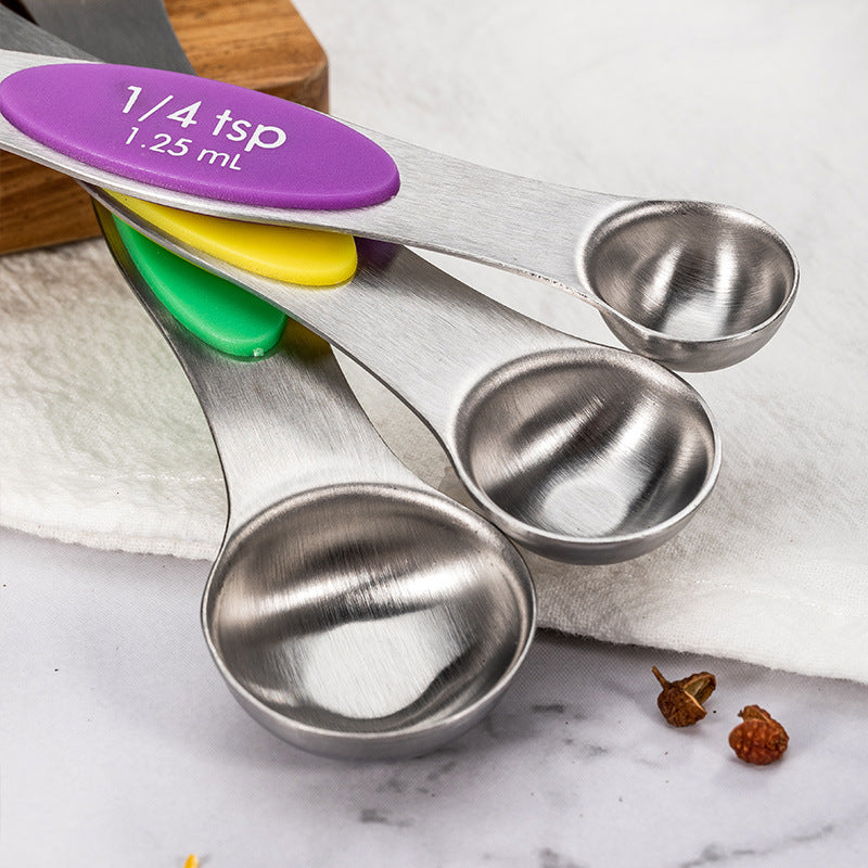 Magnetic double-head measuring spoon set in black